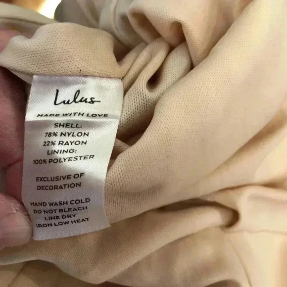 Lulu’s ‘This Moment in Time’ white lace ruffled maxi dress with slit.  Size S. - Picture 13 of 13